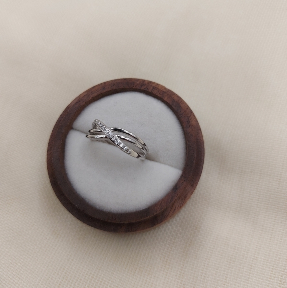 925 Sterling Silver Infinity Ring - Picture 5 of 9